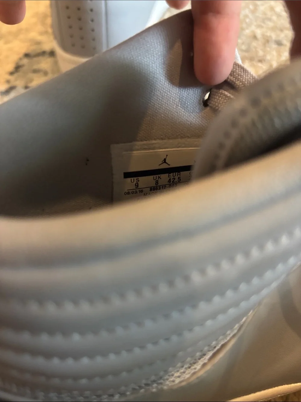Jordan Heritage wolf grey size Men’s 9 US